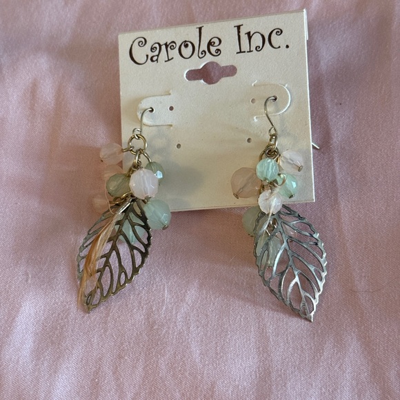 Carole Gold and Green Leaf Earrings NWT - Picture 2 of 4